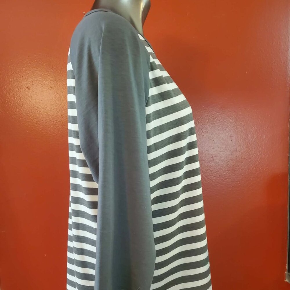 LuLaRoe Randy Stripes - Picture 9 of 10